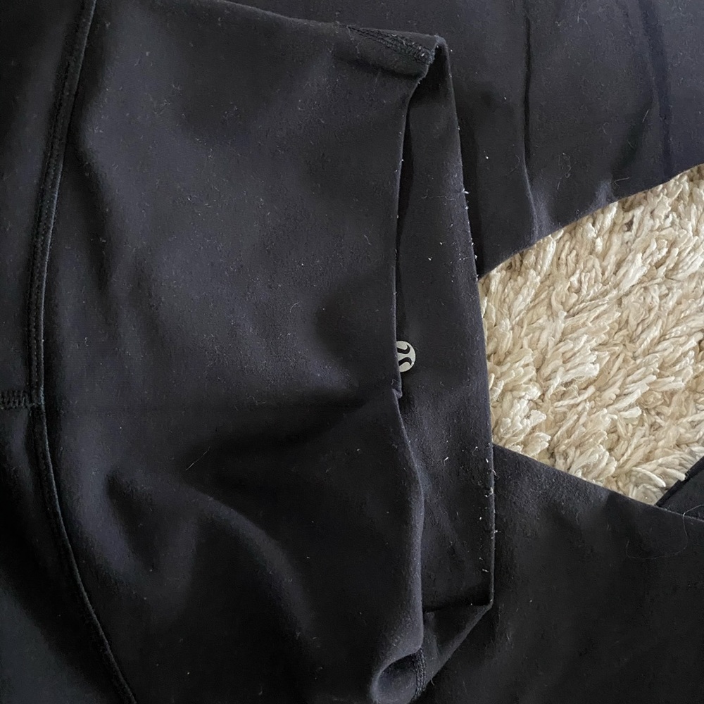 Lululemon Wunder unders reversible black 25’